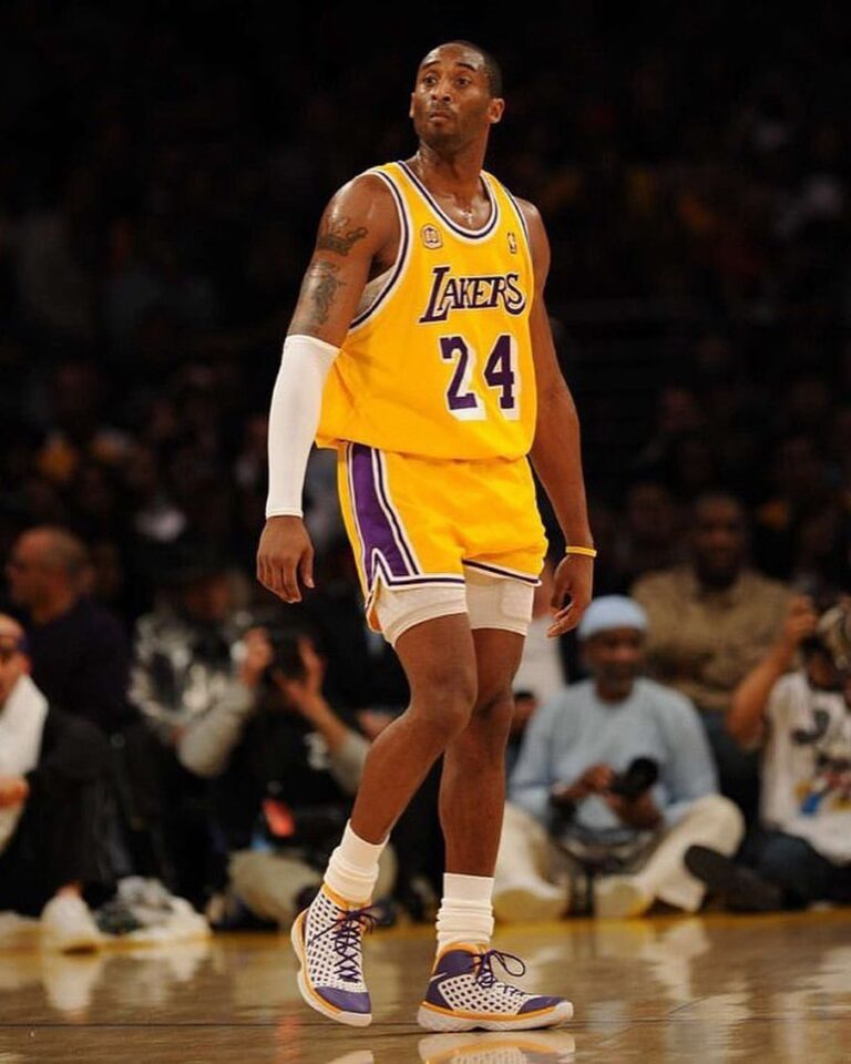 When Kobe and the Lakers Brought Back Short Shorts (For One Half)