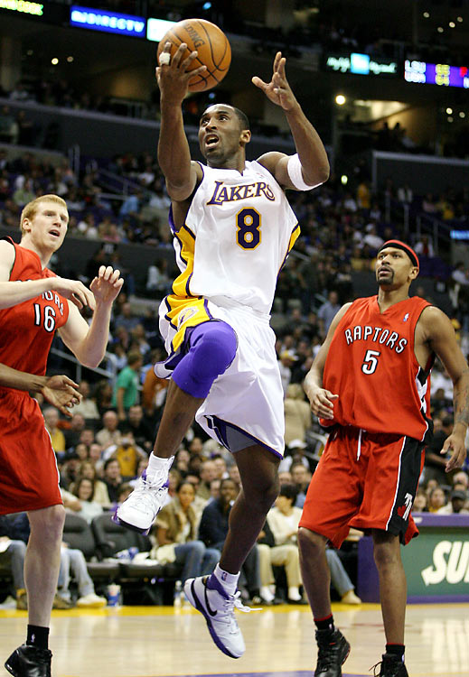 Today in Sneaker History: Kobe scores 81 points in Nike Zoom Kobe 1