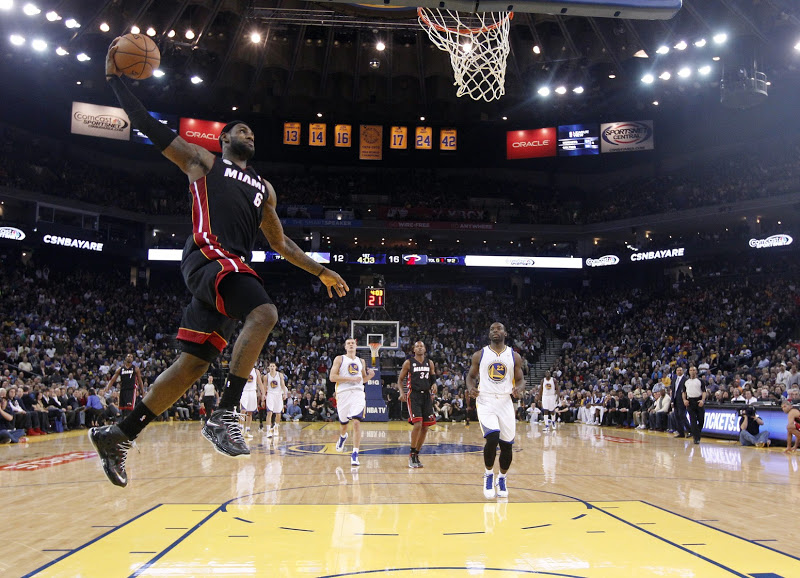 LeBron James the youngest to reach 20,000 points in Nike LeBron X PE