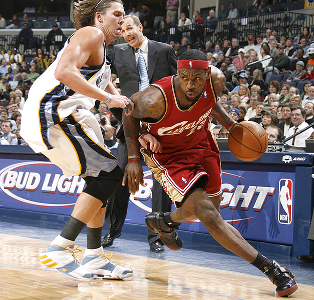 LeBron James Drops 51 in the Nike Zoom LeBron V