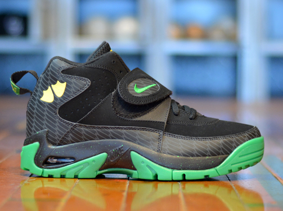 Nike Air Mission Oregon - 10 Best Oregon Ducks Sneakers of All Time