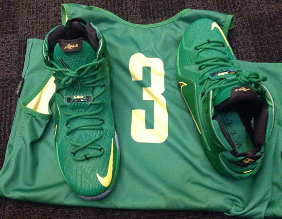 nike-lebron-12-oregon-ducks-2