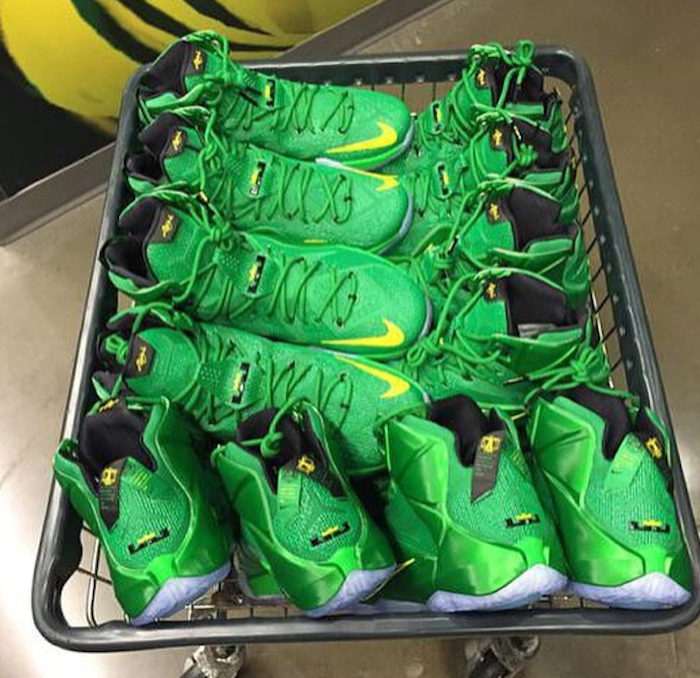 nike-lebron-12-oregon-ducks
