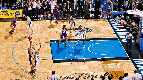 Derek Fisher’s Clutch 3’s Over the Orlando Magic