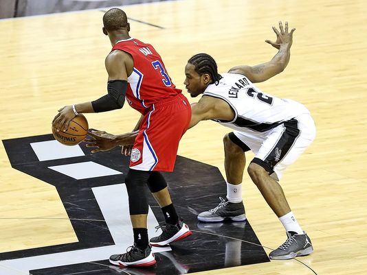 Kawhi Leonard wearing Jordans
