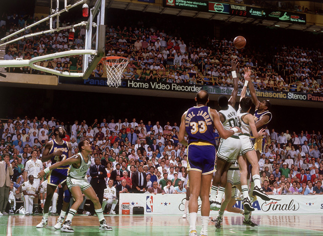 Magic Johnson Wins Game 4 against Celtics with “Junior Skyhook”