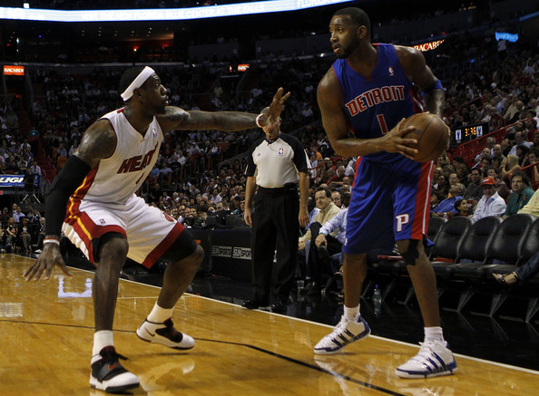 Tracy McGrady wearing the adidas  TS Commander LT