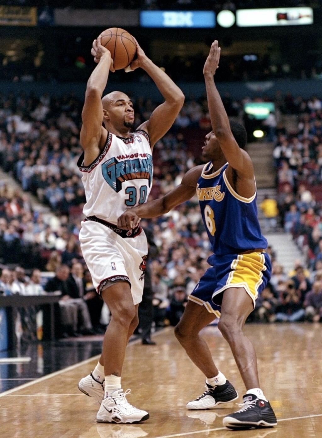 Darvin Ham - Nike Air MZ3 vs Eddie Jones - Team Jumpman - Image via SC