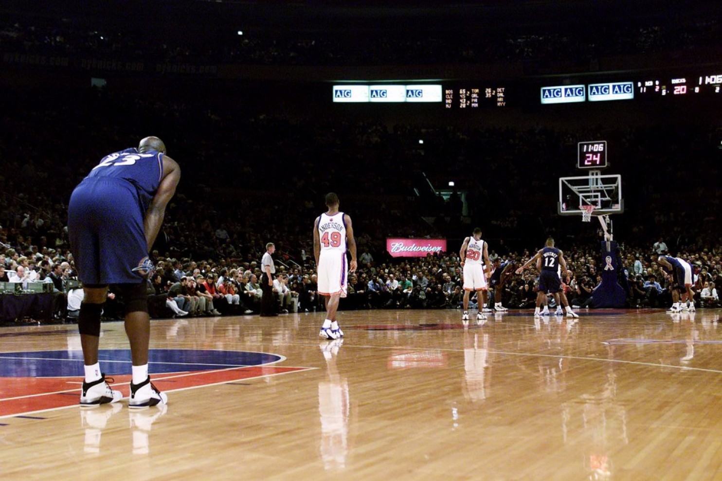 Michael Jordan in OG Air Jordan XVII "College Blues"