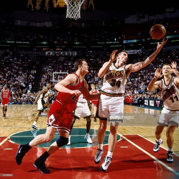 luc longley nike air max uptempo