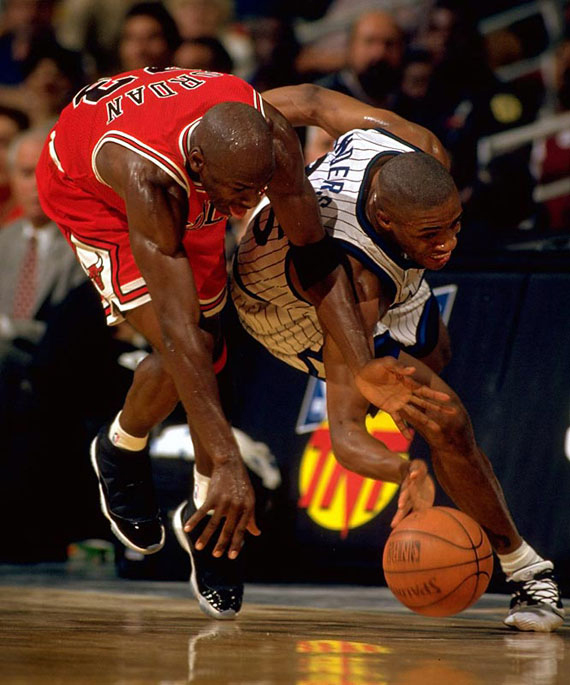 Michael Jordan wears the Space Jam Jordan 11s for the first time