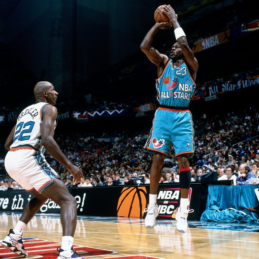 Michael Jordan jumper in Air Jordan 11 "Columbia"