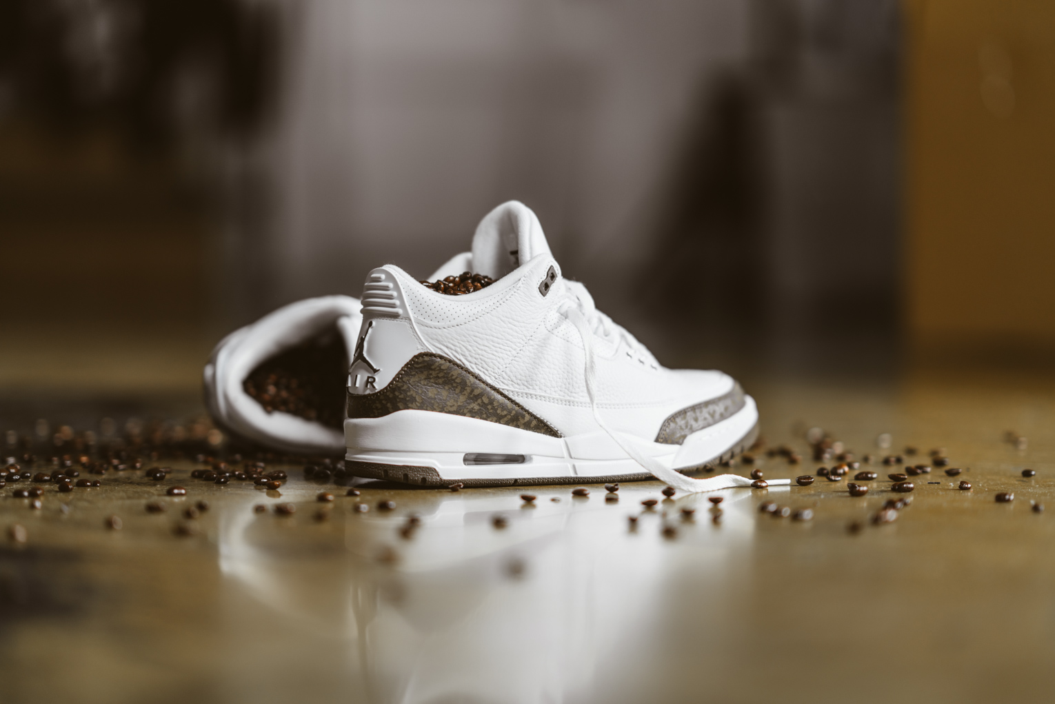 air-jordan-3-retro_mocha_chrome-136064-122-kickz-9